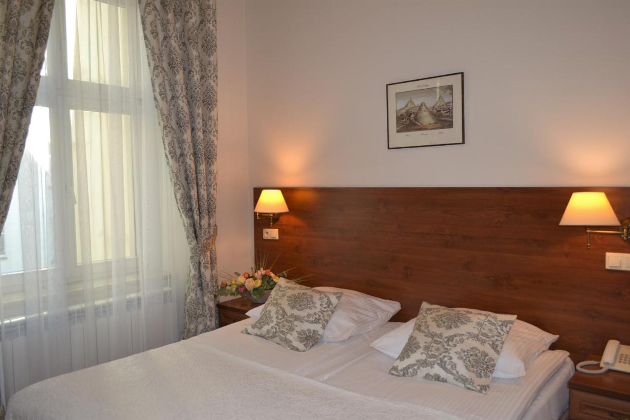 Polonia Hotel 3*
